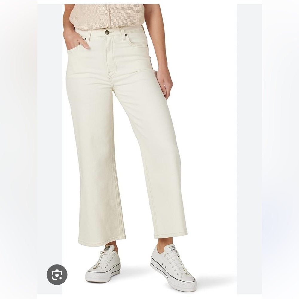 Lee cropped off white jeans